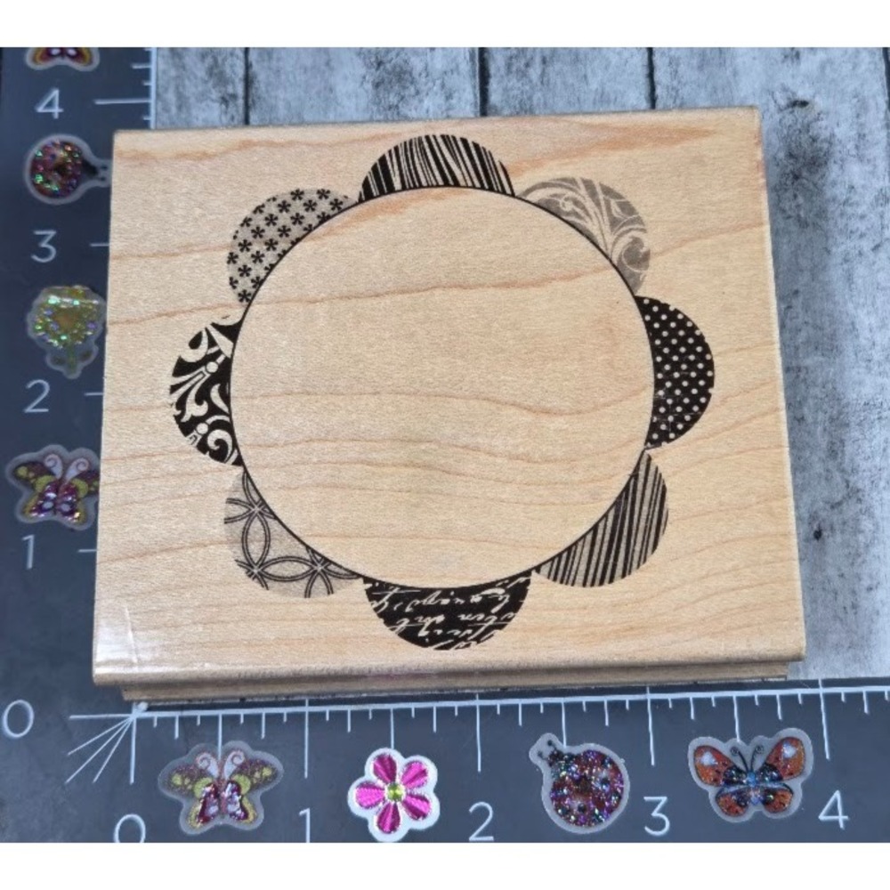 Hero Arts Background Scallop Circle Frame K5174 Rubber Stamp Wood #P81
